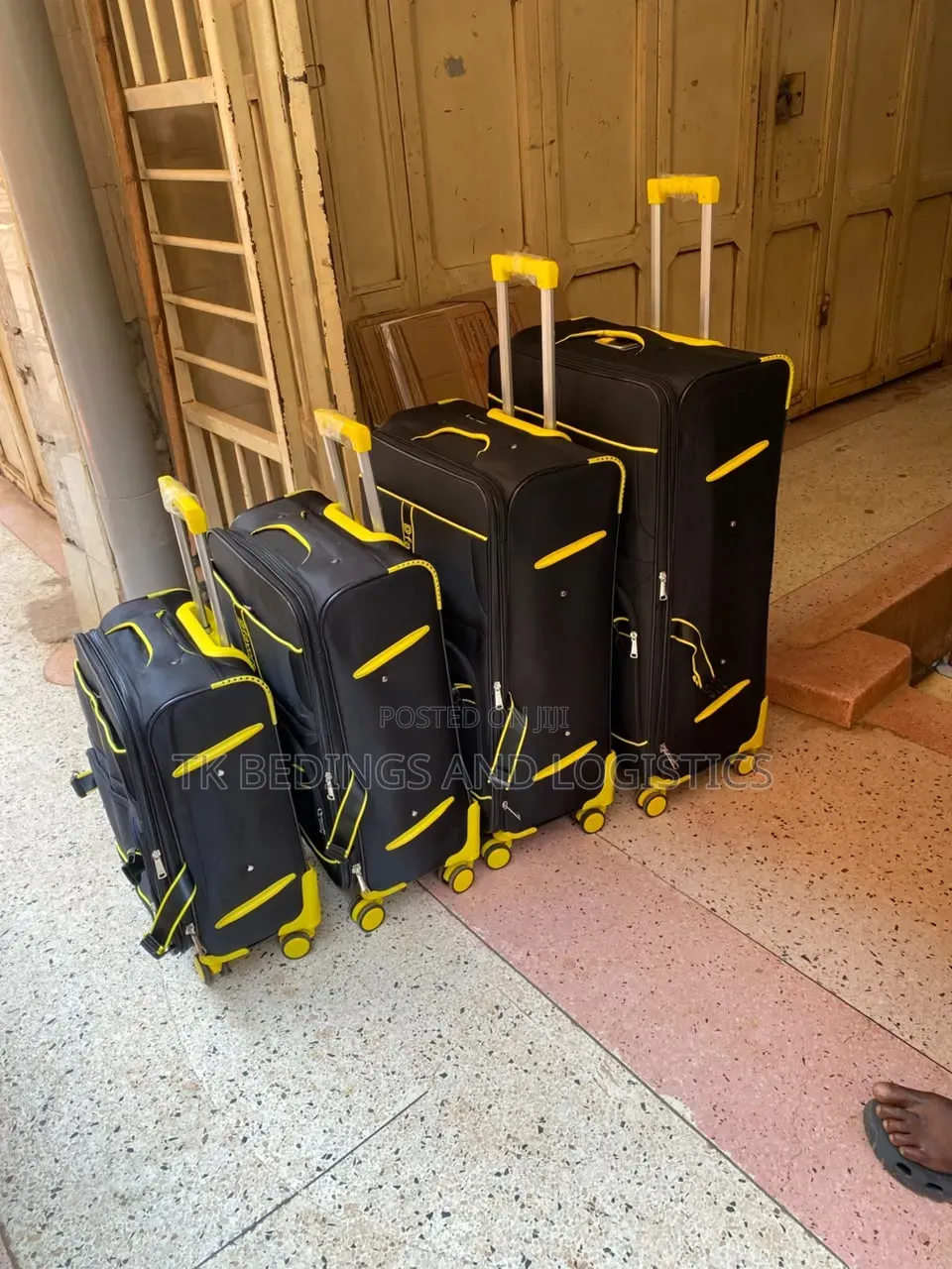 D Favor Suitcase 4 in 1 Black and Yellow