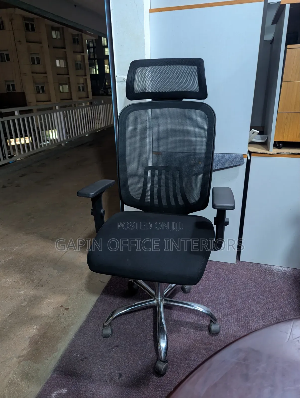 Headrest Office Chair With Adjustable Armrets and Height