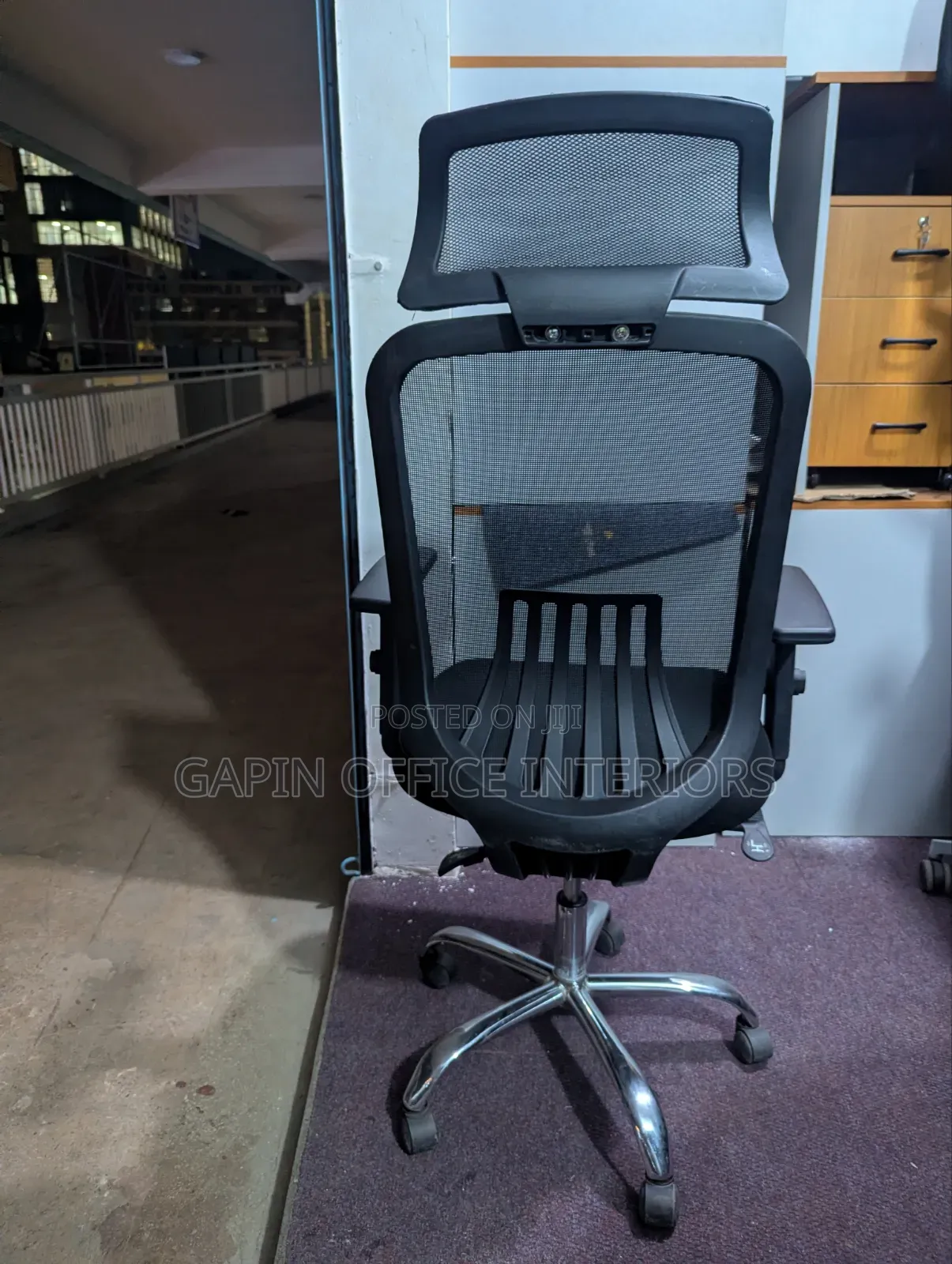 Headrest Office Chair With Adjustable Armrets and Height