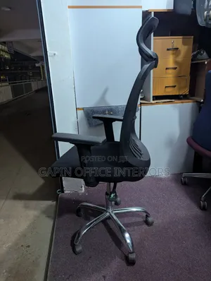 Headrest Office Chair With Adjustable Armrets and Height