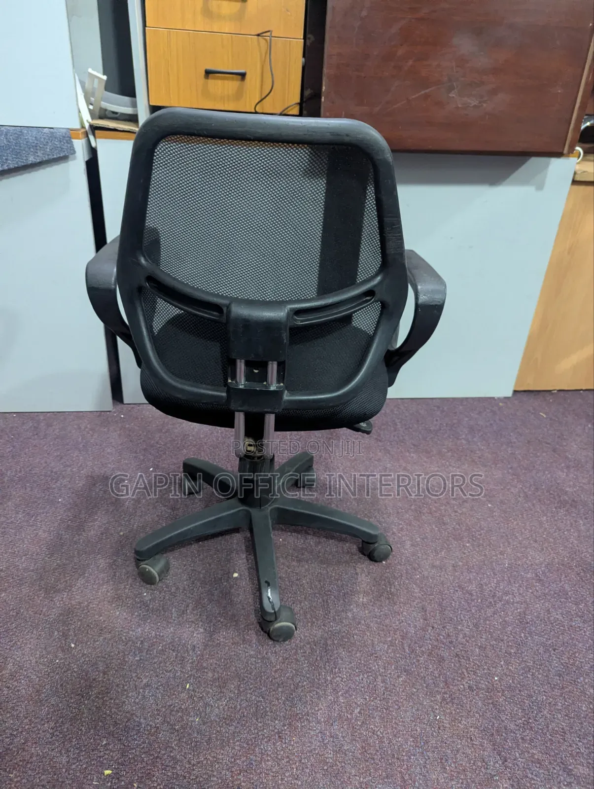 Second Hand Simple Adjustable Chair