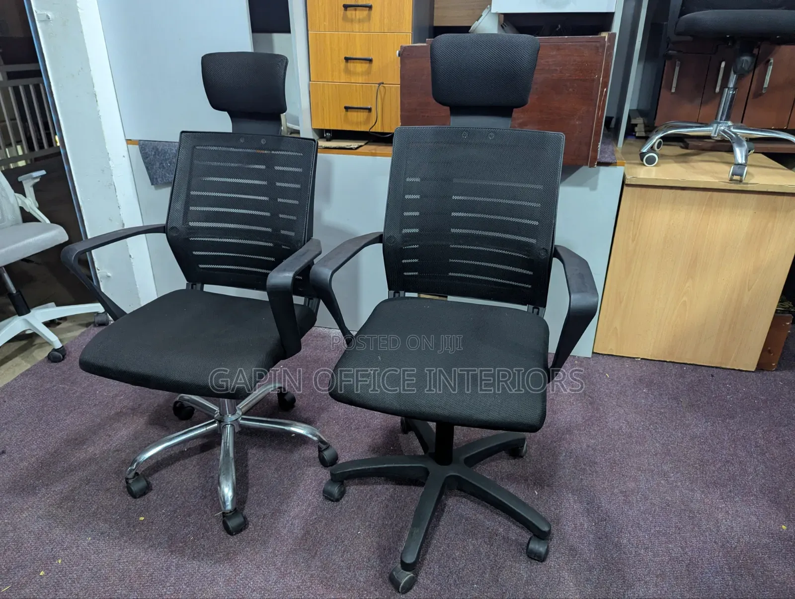 Office Furniture// Office Chairs With an Headrest, Price Per Piece