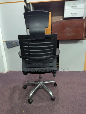 Headrest Office Chair With Fixed Armrests