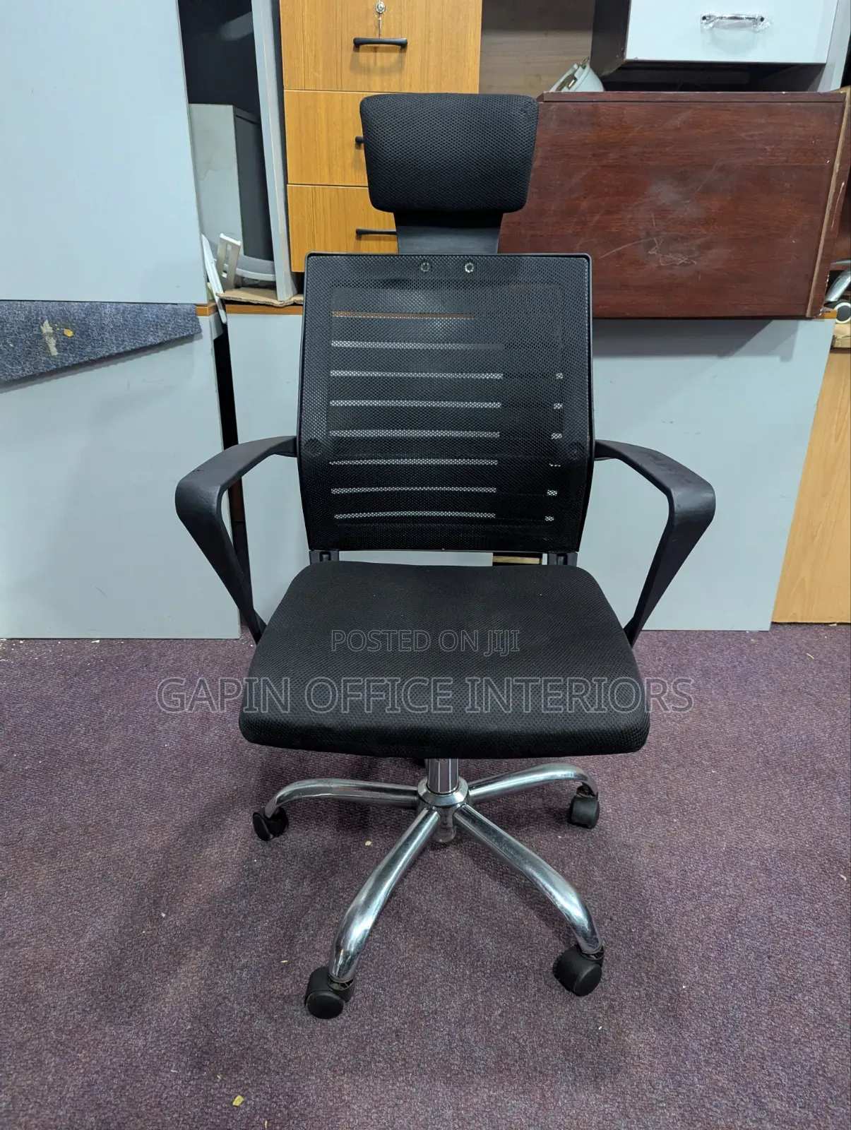 Headrest Office Chair With Fixed Armrests