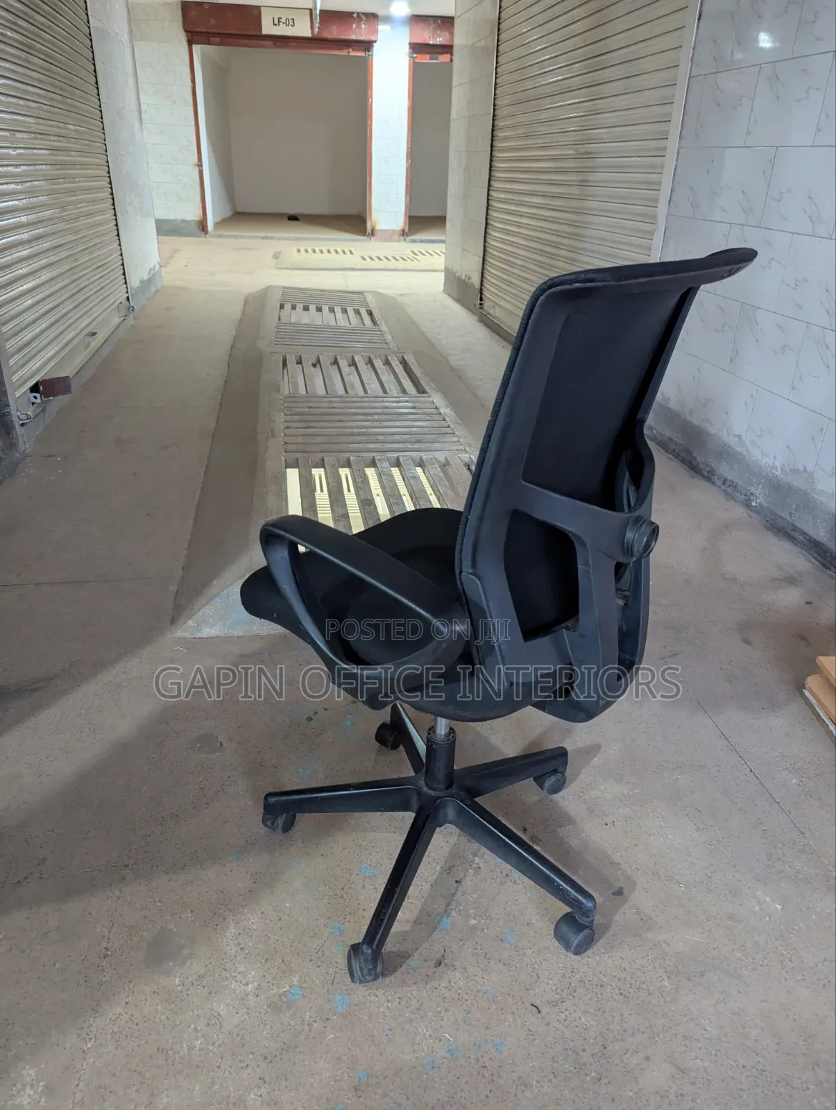 Second Hand Simple Adjustable Chair