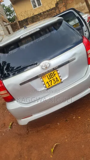 Toyota Wish 2004 Silver
