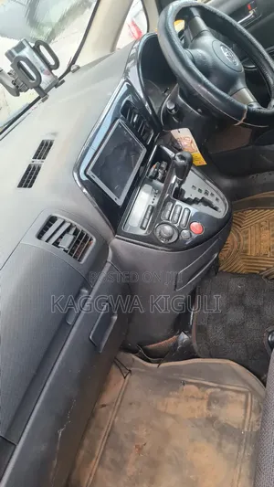 Toyota Wish 2004 Silver