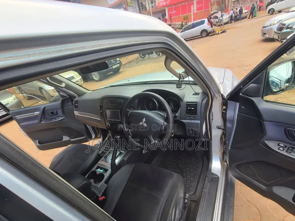 Mitsubishi Pajero 2008 Silver