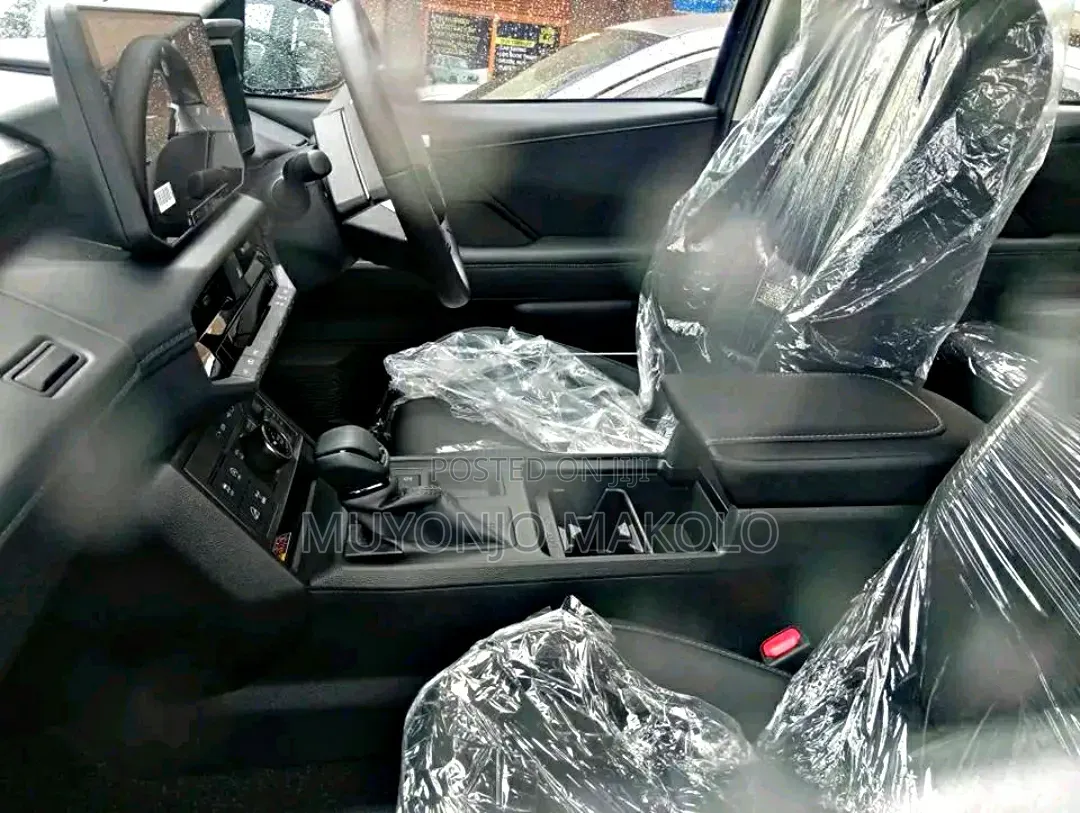New Toyota Hilux 2026 Gray
