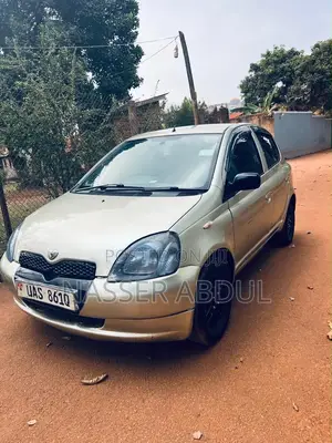 Toyota Vitz 2005 Silver