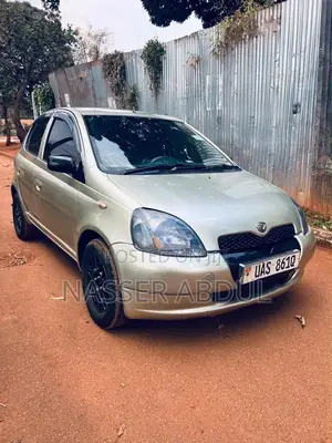 Toyota Vitz 2005 Silver
