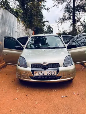 Toyota Vitz 2005 Silver
