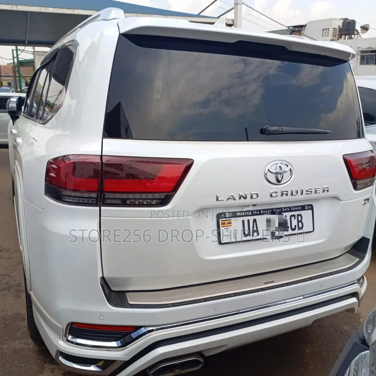 Toyota Land Cruiser LC300 2023 White