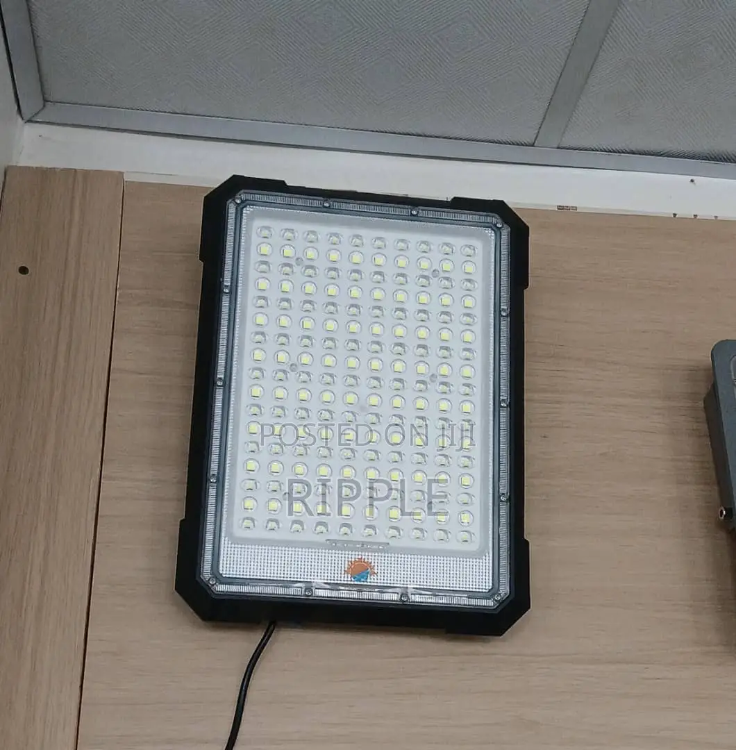 400W Solar Flood Light With Lithium Battery | Remote Control
