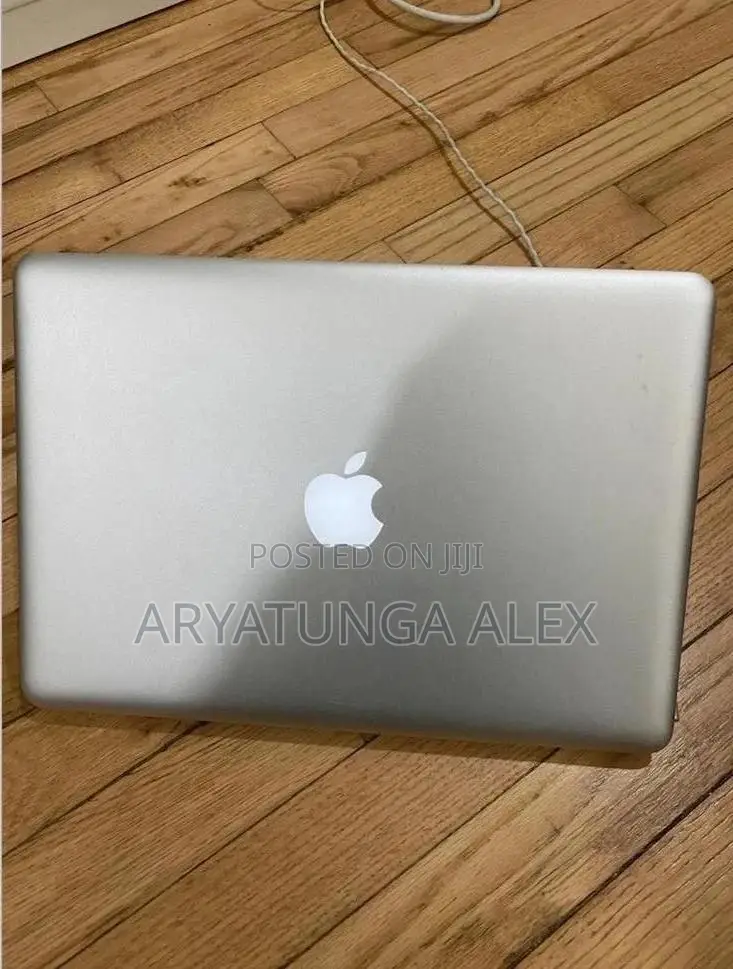 Laptop Apple MacBook 2011 4GB Intel Core i7 HDD 320GB