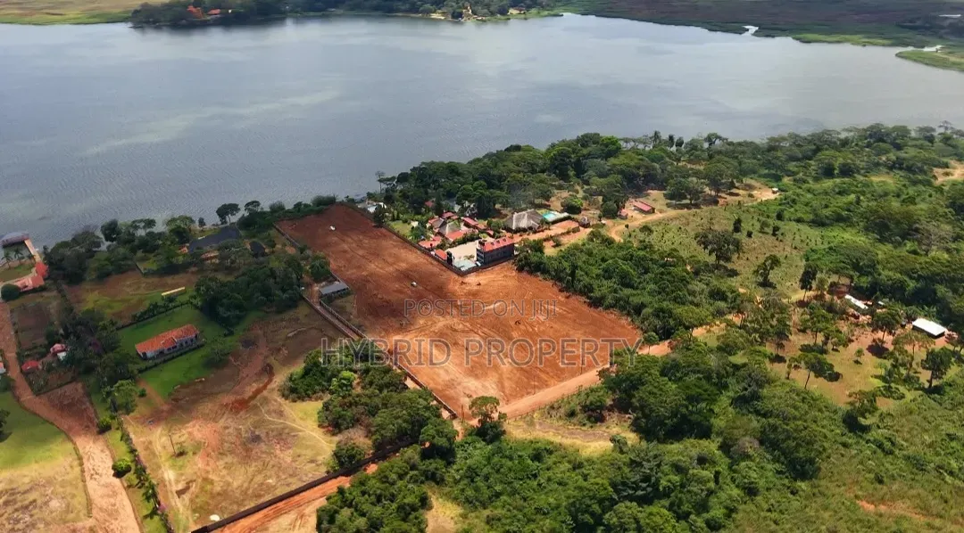 Prime Plots for Sale at Bwerenga~Bugiri Lake Touch Exotic Land Estate.