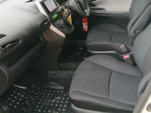 Toyota Wish 2010 White
