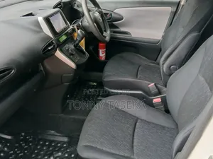 Toyota Wish 2010 White