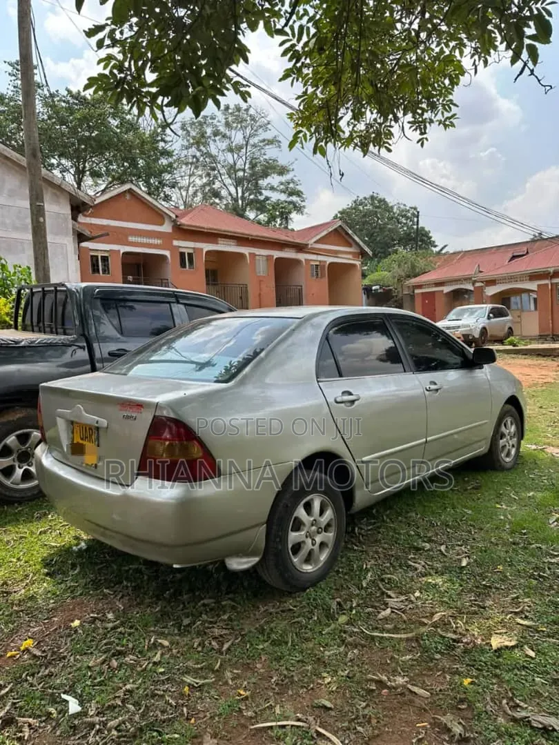 Toyota Corolla 2004 Silver