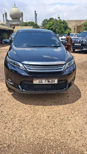Toyota Harrier 2.0 2016 Black