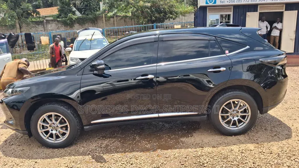 Toyota Harrier 2.0 2016 Black