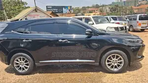 Toyota Harrier 2.0 2016 Black
