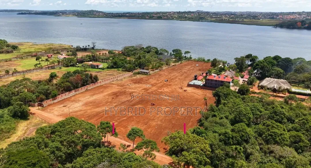 Prime Plots for Sale at Bwerenga~Bugiri Lake Touch Exotic Land Estate.
