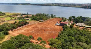Prime Plots for Sale at Bwerenga~Bugiri Lake Touch Exotic Land Estate.