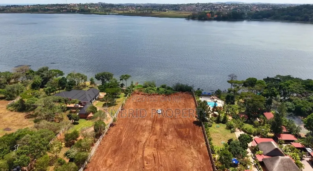 Prime Plots for Sale at Bwerenga~Bugiri Lake Touch Exotic Land Estate.