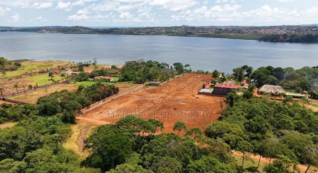 Prime Plots for Sale at Bwerenga~Bugiri Lake Touch Exotic Land Estate.