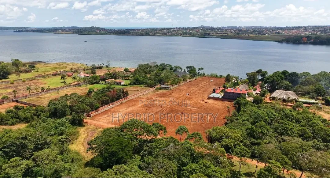 Prime Plots for Sale at Bwerenga~Bugiri Lake Touch Exotic Land Estate.
