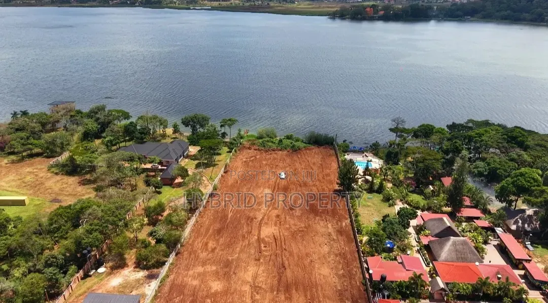 Prime Plots for Sale at Bwerenga~Bugiri Lake Touch Exotic Land Estate.