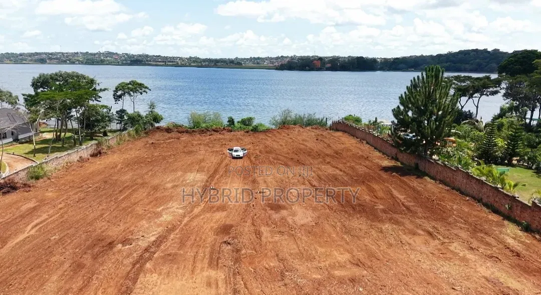 Prime Plots for Sale at Bwerenga~Bugiri Lake Touch Exotic Land Estate.