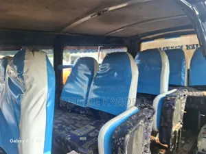 Toyota HiAce 2001 Blue