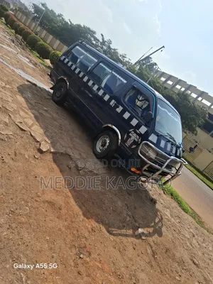 Toyota HiAce 2001 Blue