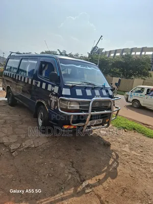 Toyota HiAce 2001 Blue