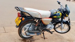 Bajaj Boxer 125 2024 Red