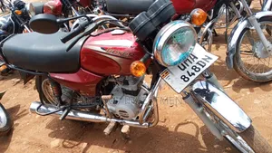 Bajaj Boxer 100 2025 Red