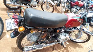 Bajaj Boxer 100 2020 Red