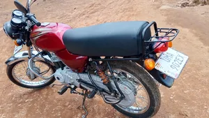 Bajaj Boxer 100 2022 Red