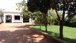 3bdrm House in Mpelerwe Jokorela At, Wakiso / Wakiso for sale