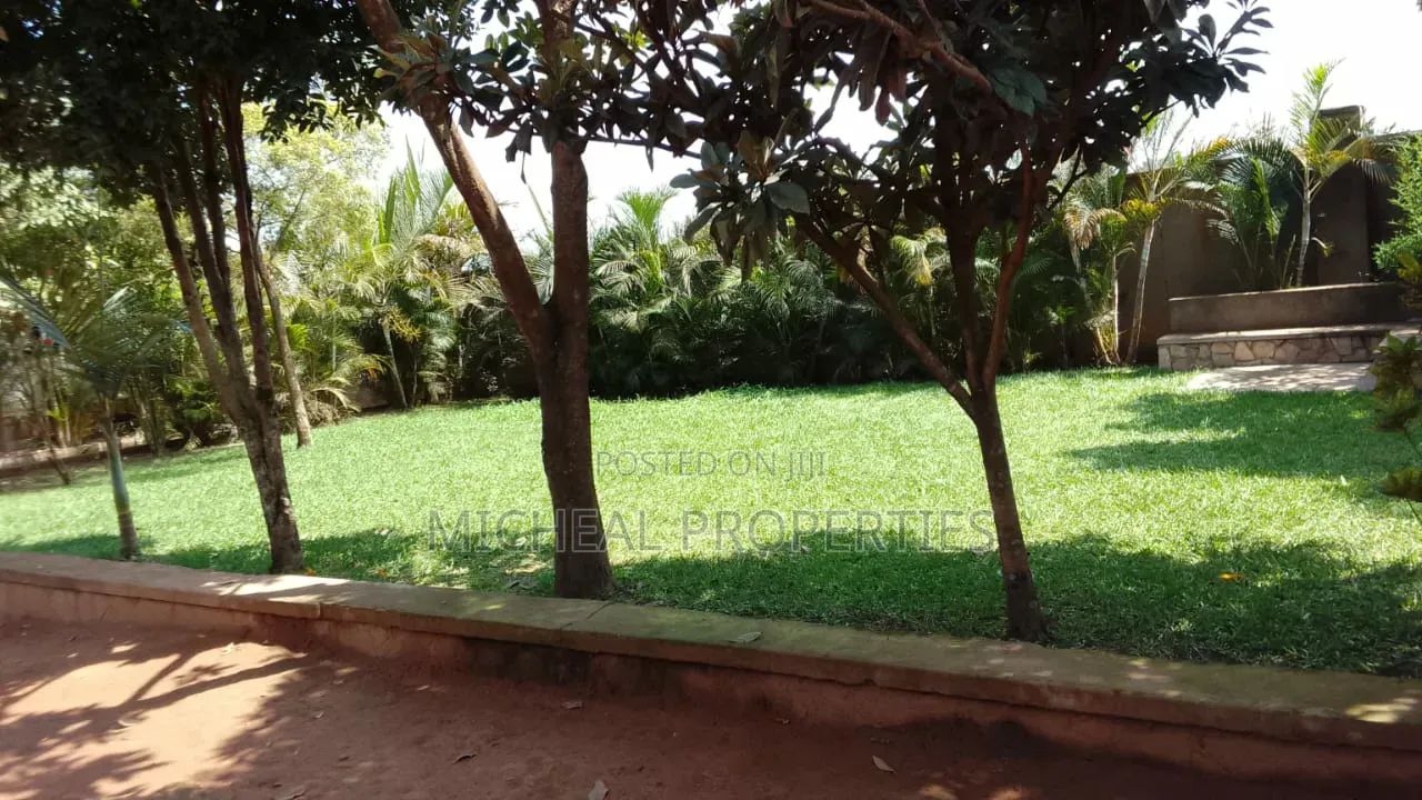 3bdrm House in Mpelerwe Jokorela At, Wakiso / Wakiso for sale