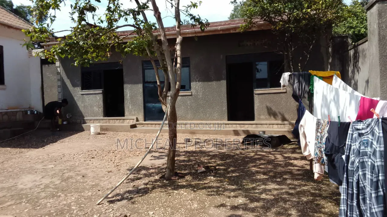 3bdrm House in Mpelerwe Jokorela At, Wakiso / Wakiso for sale