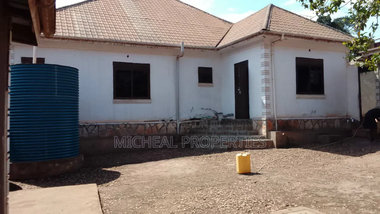 3bdrm House in Mpelerwe Jokorela At, Wakiso / Wakiso for sale