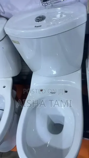 Francia Close Toilet