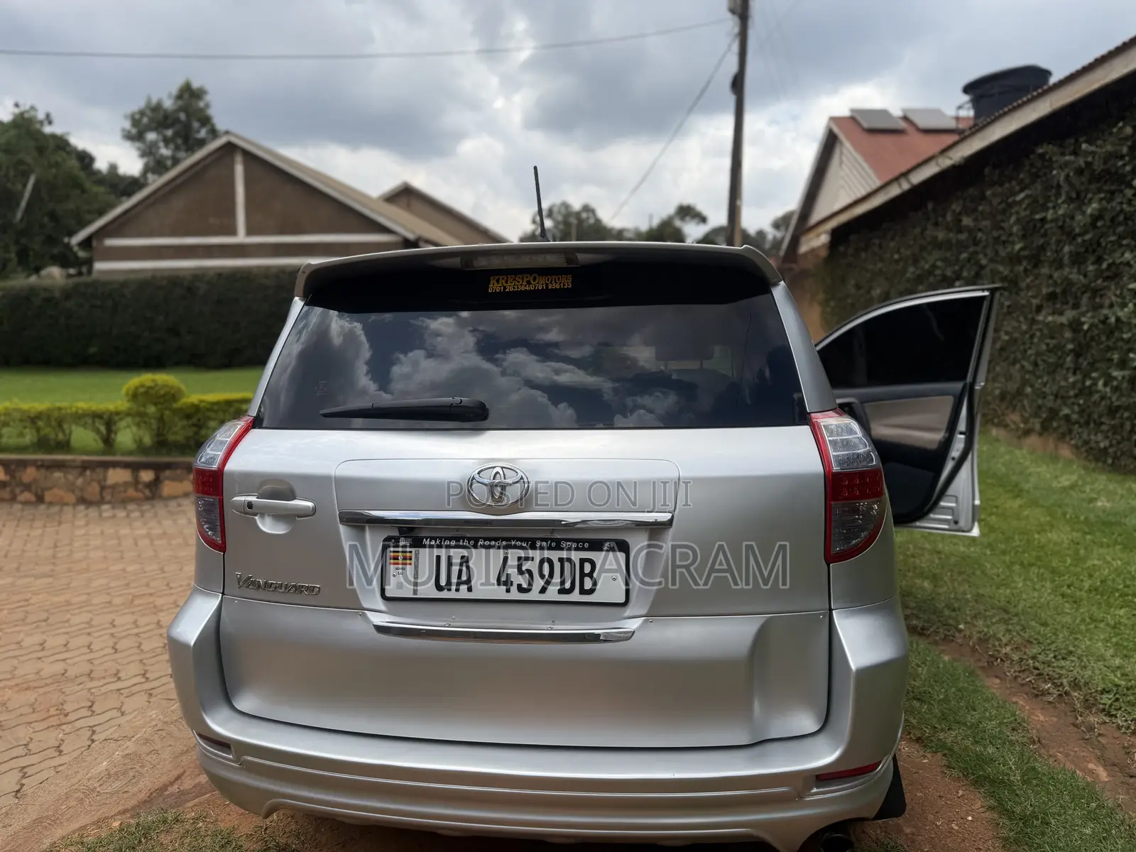 Toyota Vanguard 2010 Silver