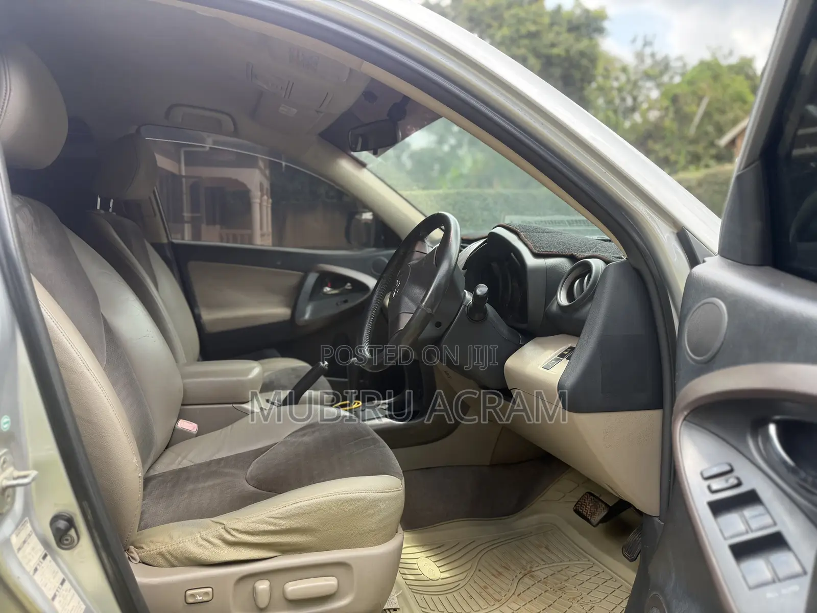 Toyota Vanguard 2010 Silver