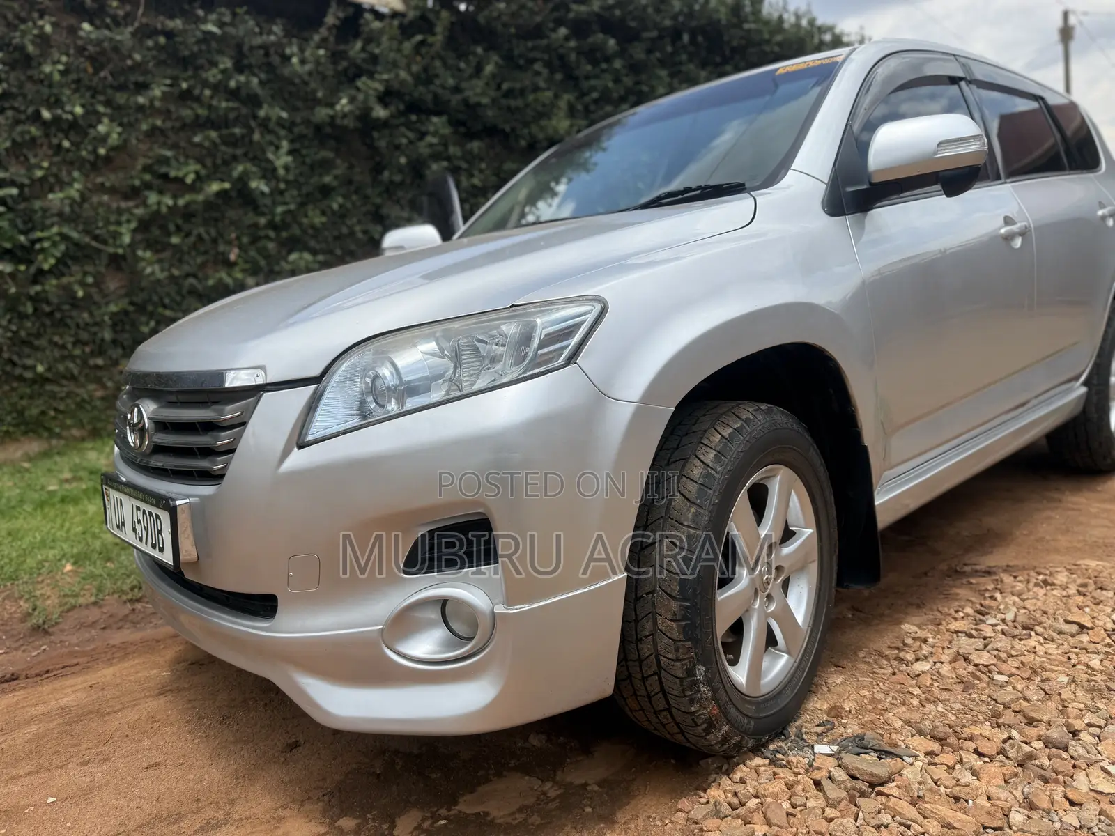 Toyota Vanguard 2010 Silver