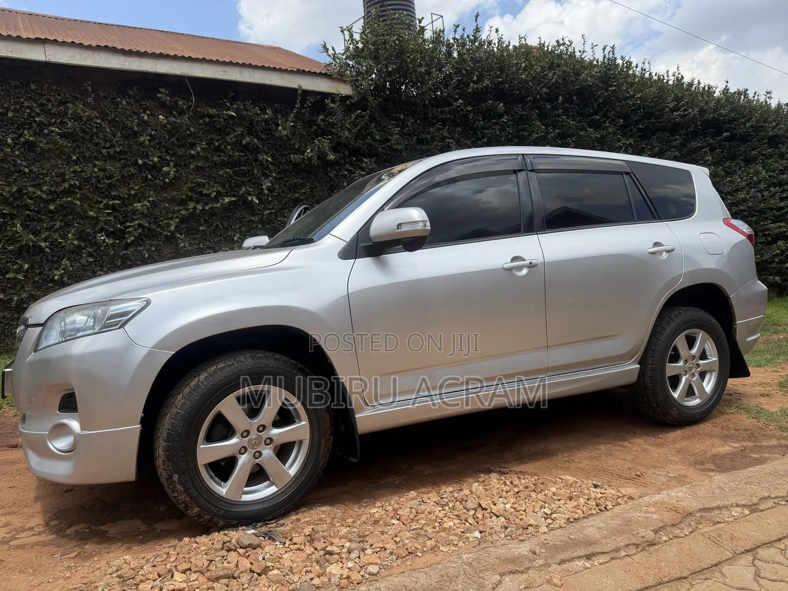 Toyota Vanguard 2010 Silver