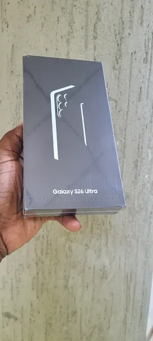 New Samsung Galaxy S26 Ultra 5G 256 GB Gold
